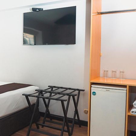Hotel Ferre Miraflores Lima Exterior photo
